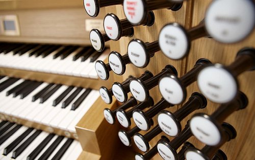 Johannus ECCLESIA Series Ecclesia D450 + Speakers купить в Москве: цены, доставка, фото Johannus ECCLESIA Series Ecclesia D450 + Speakers купить в Москве: цены, доставка, фото